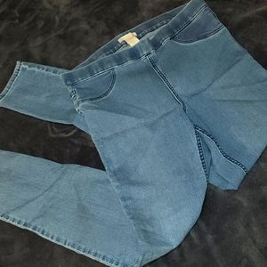 ** DONATED ** Pull on Jegging